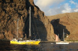 Mollymawk anchored in Valle Gran Rey