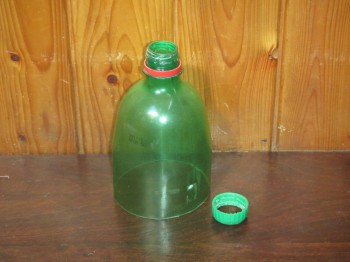 The bottle-funnel and the topless lid
